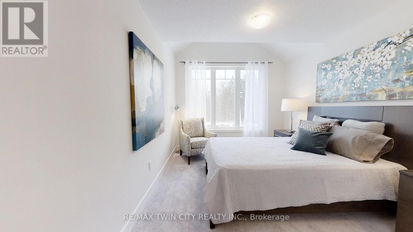 163 JULIE CRESCENT Image 15