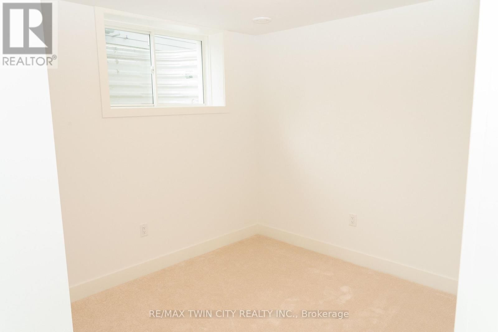 163 JULIE CRESCENT Image 18