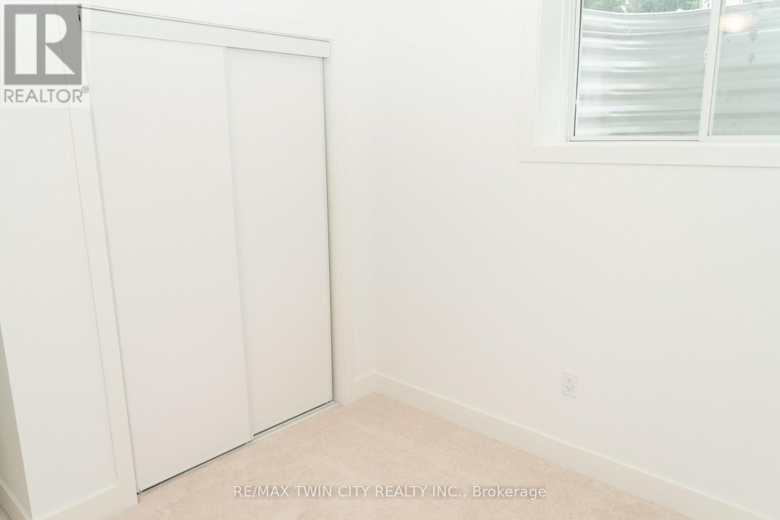 163 JULIE CRESCENT Image 19