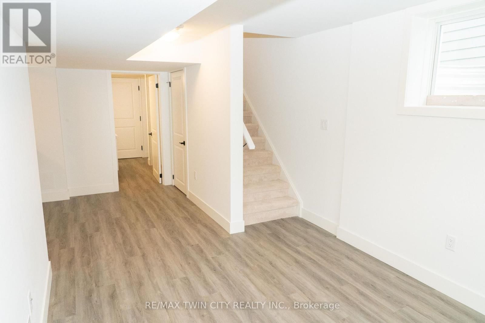 163 JULIE CRESCENT Image 20