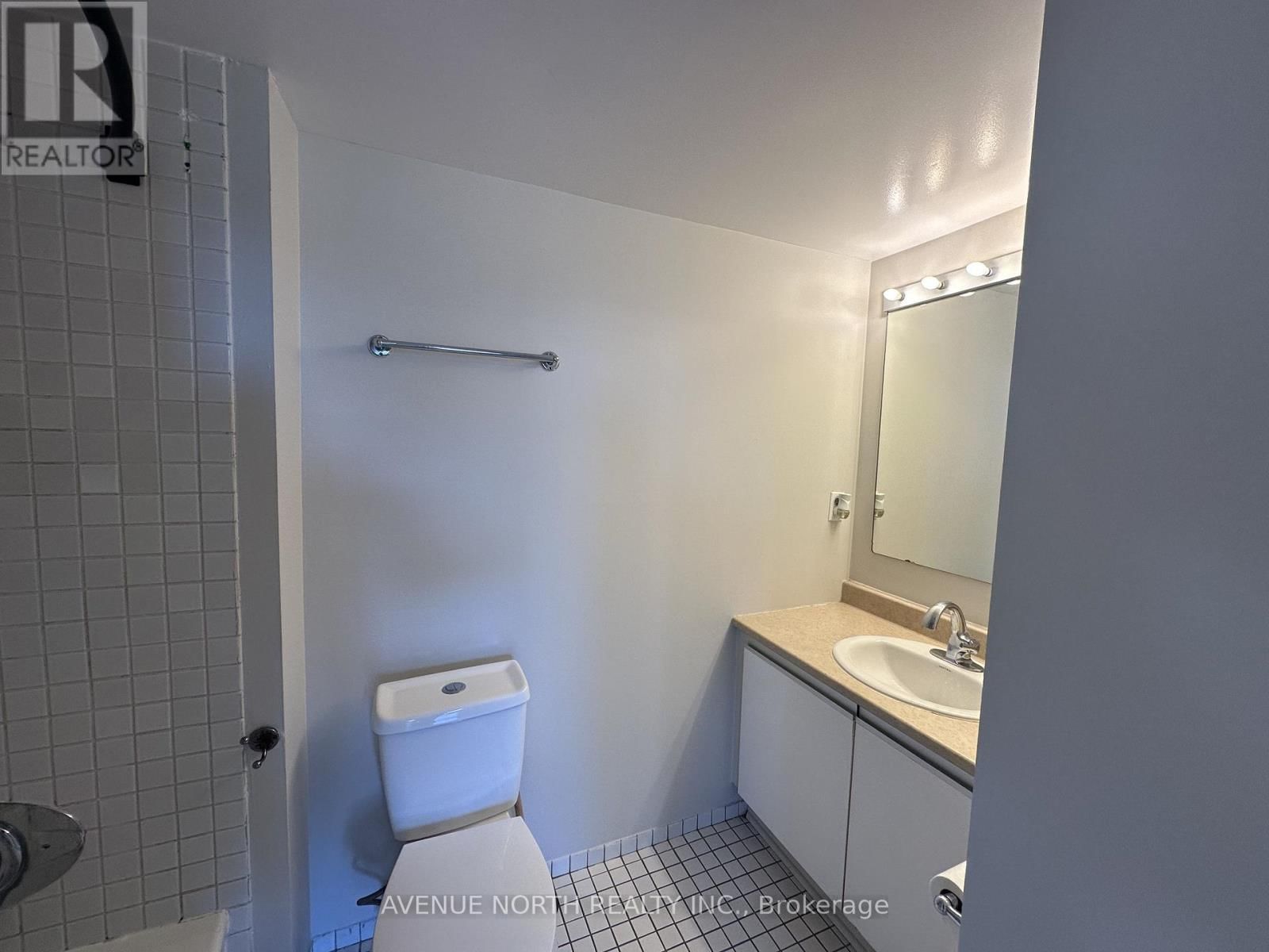 308 - 2759 CAROUSEL CRESCENT Image 12