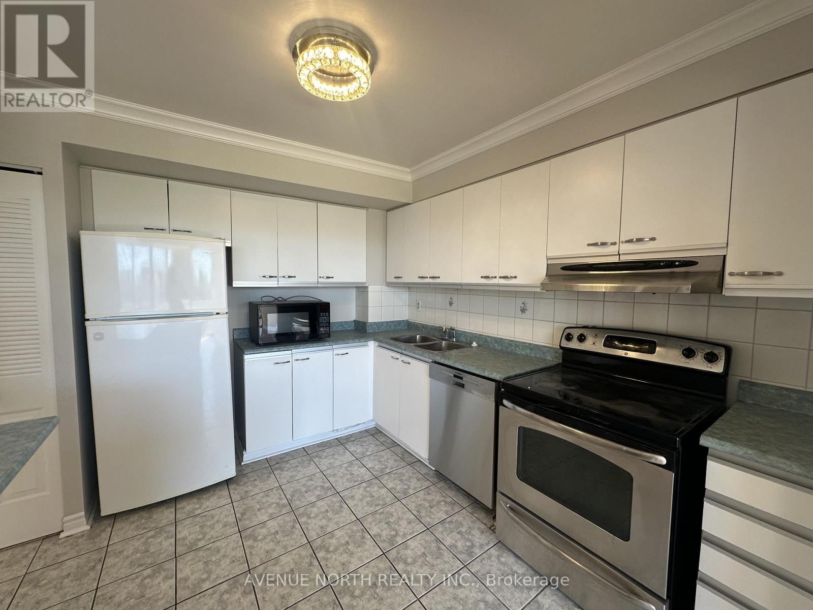 308 - 2759 CAROUSEL CRESCENT Image 19