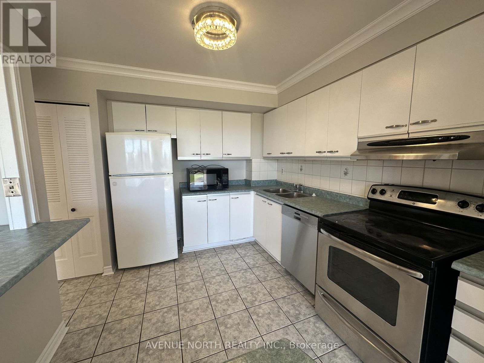 308 - 2759 CAROUSEL CRESCENT Image 8