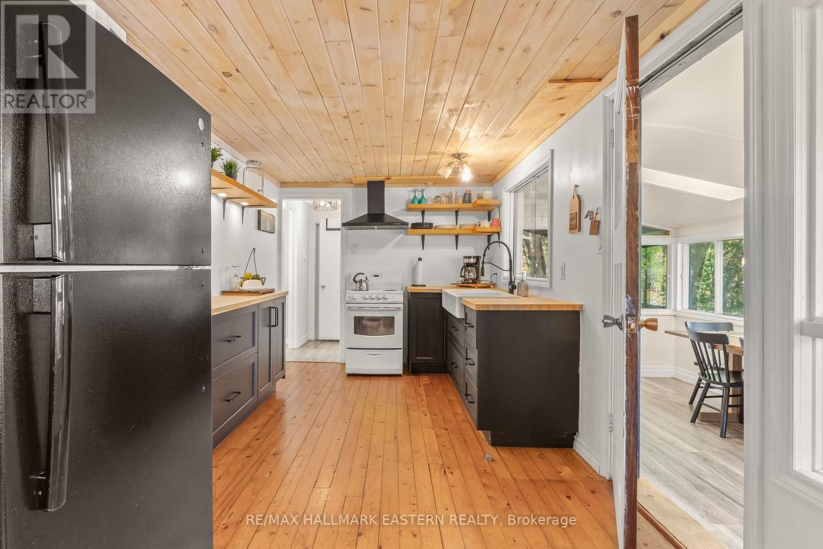 2335 LAKESIDE ROAD Image 15