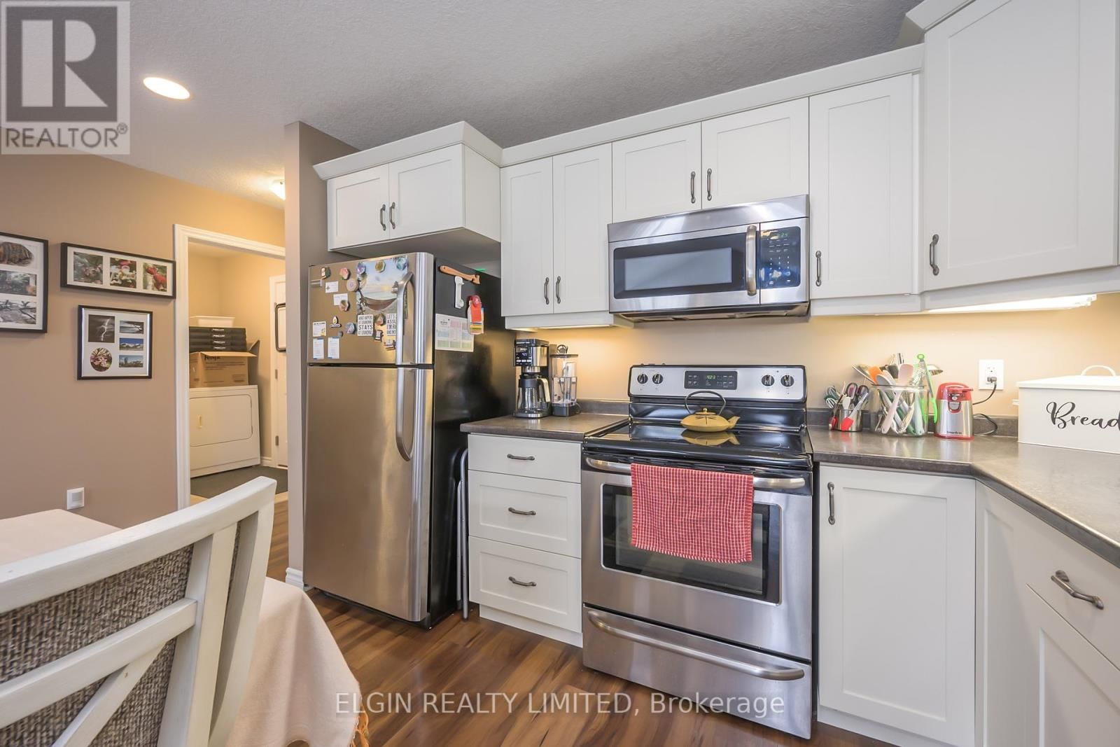 18 CARDINAL COURT Image 8