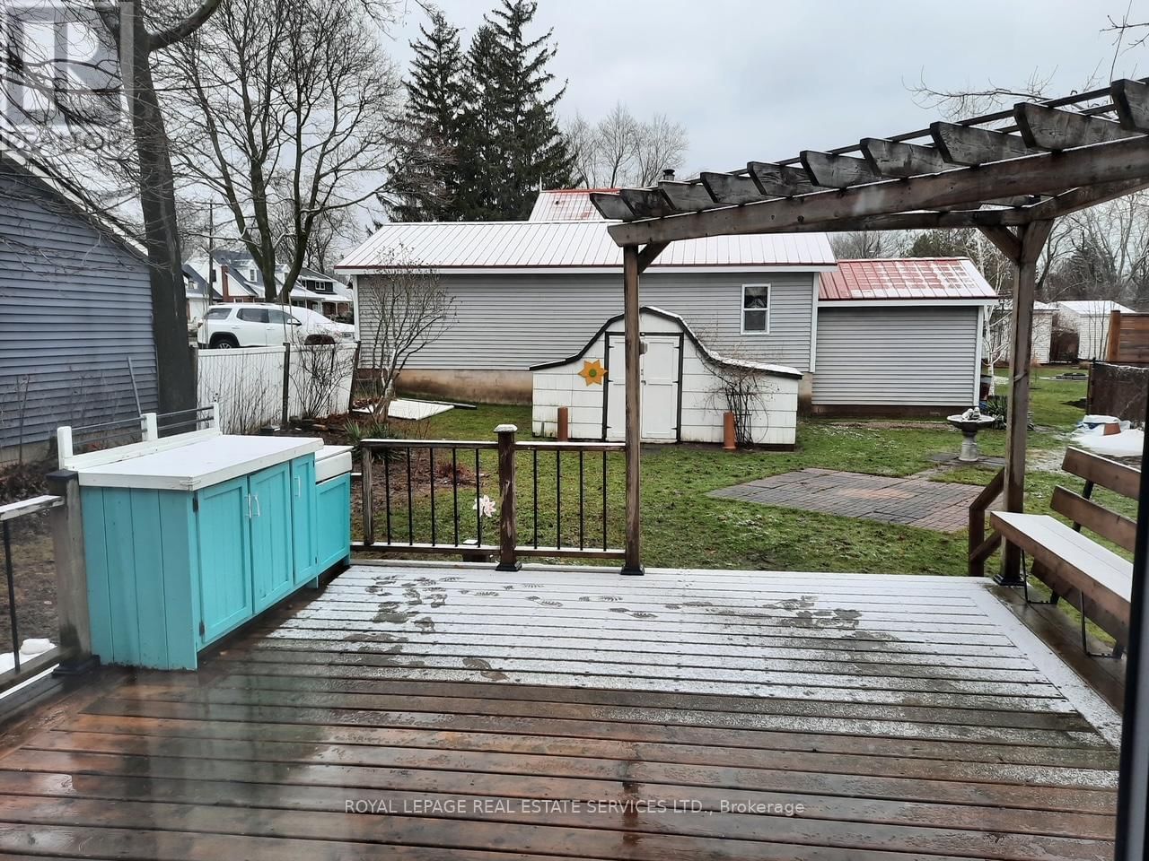 256 RIDGE ROAD SOUTH Image 17