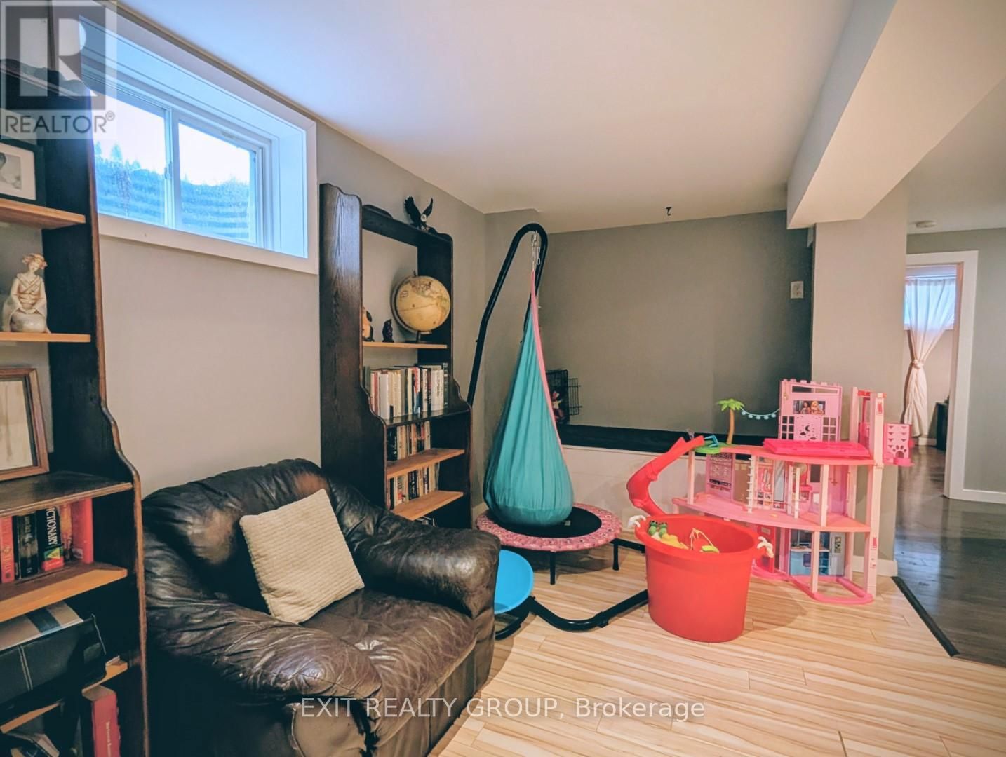 354 RIVERSIDE PARKWAY Image 26