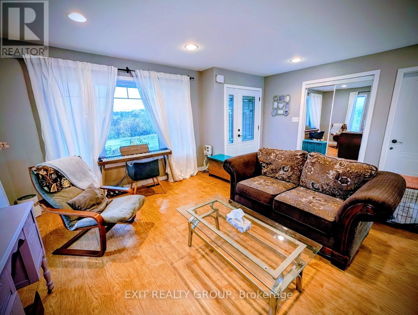 354 RIVERSIDE PARKWAY Image 8