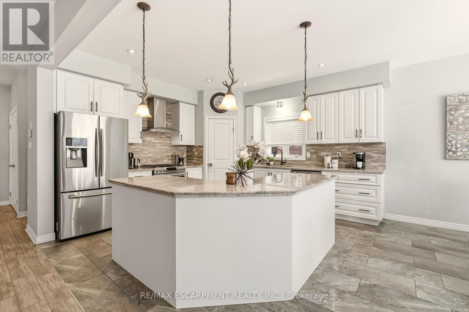 345 FESTIVAL WAY Image 10