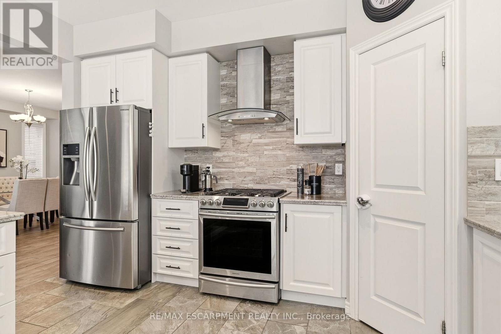 345 FESTIVAL WAY Image 11