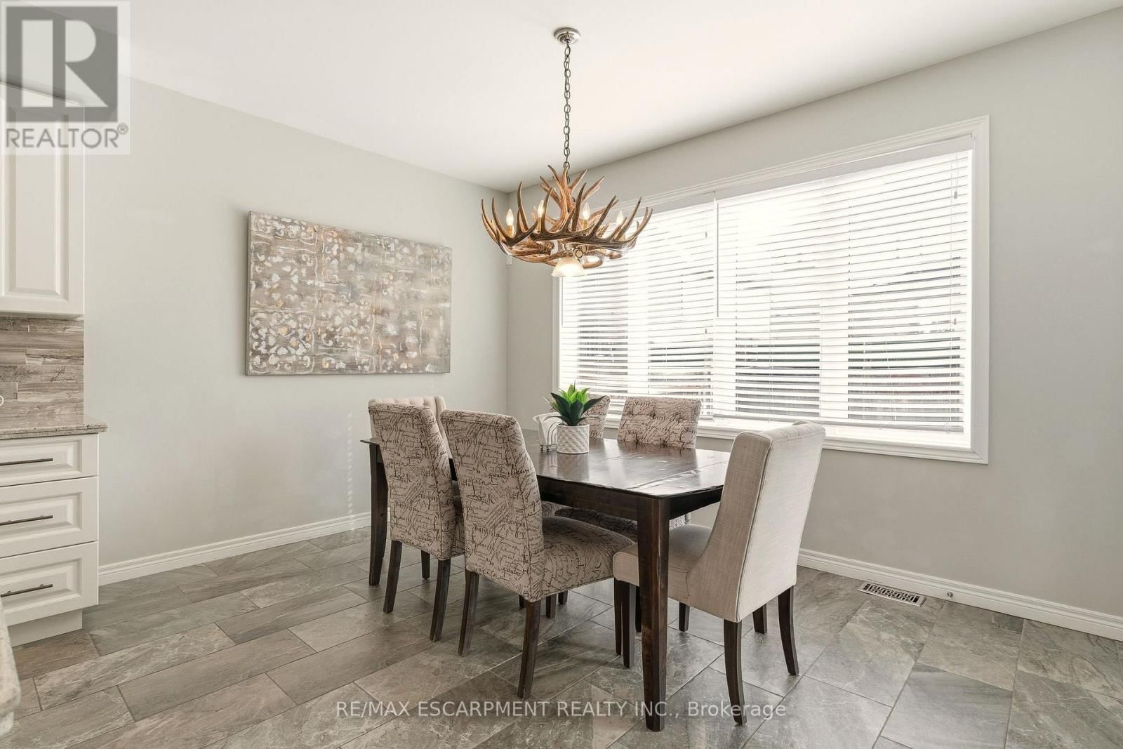 345 FESTIVAL WAY Image 14