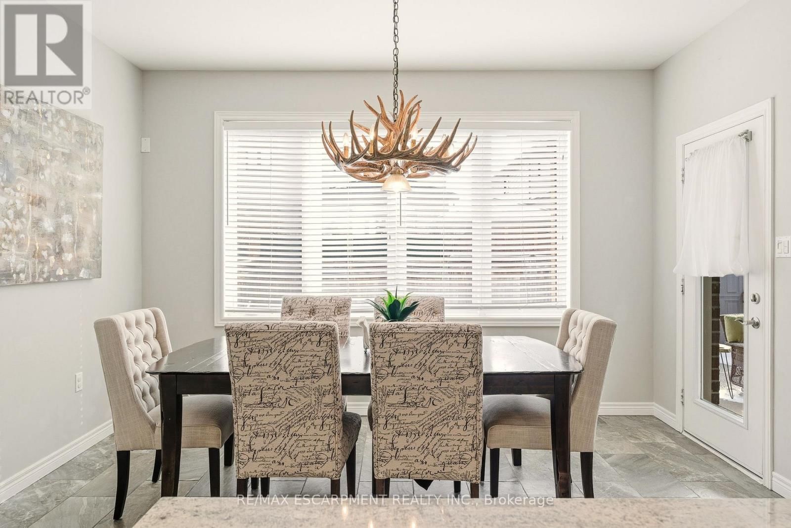 345 FESTIVAL WAY Image 15