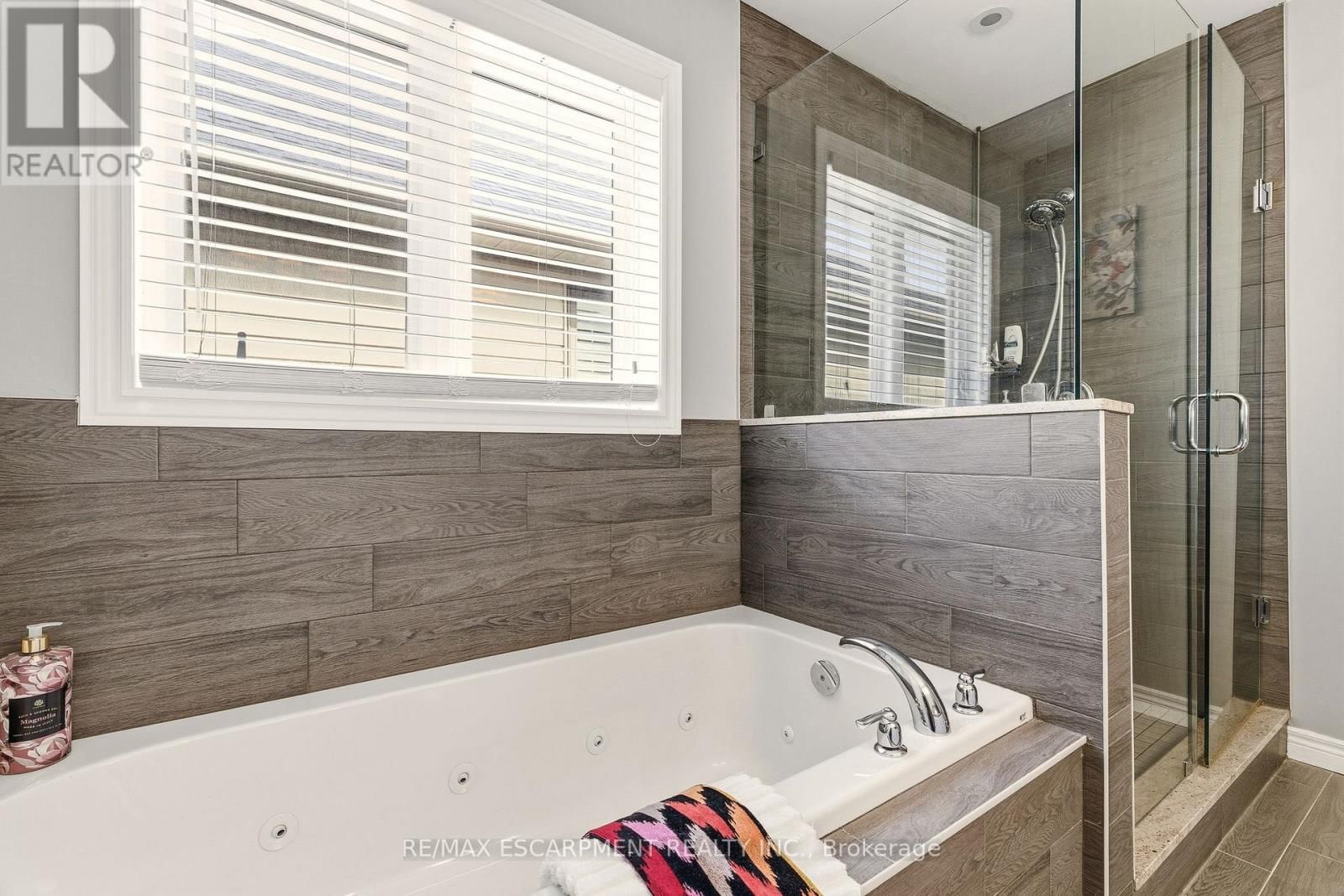 345 FESTIVAL WAY Image 22