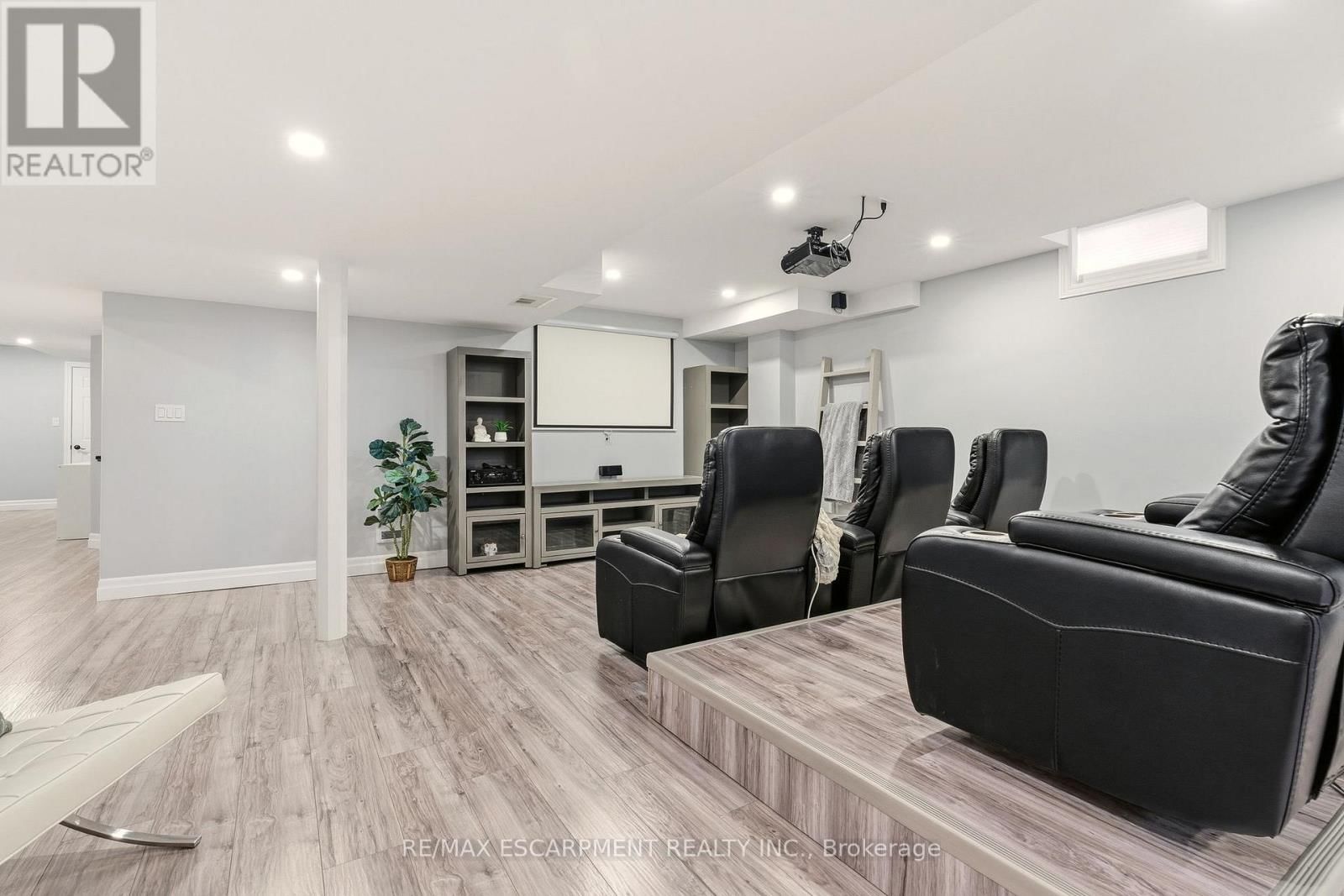 345 FESTIVAL WAY Image 30