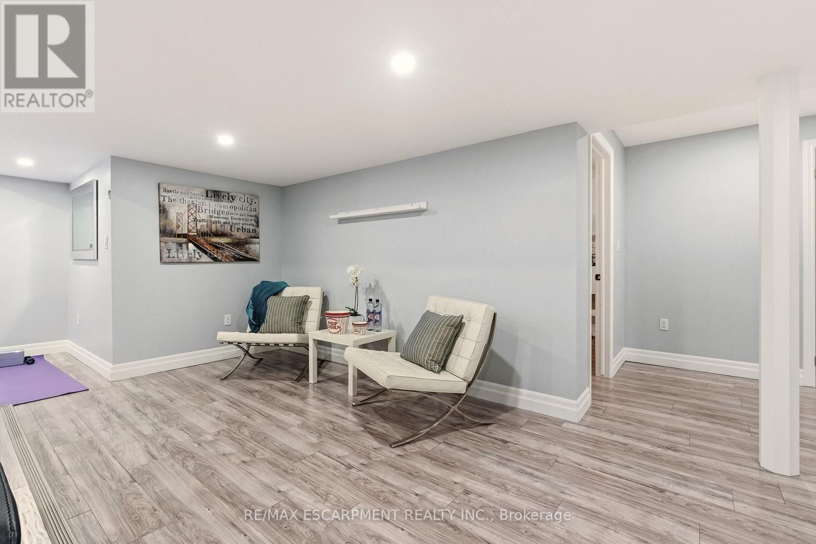 345 FESTIVAL WAY Image 33