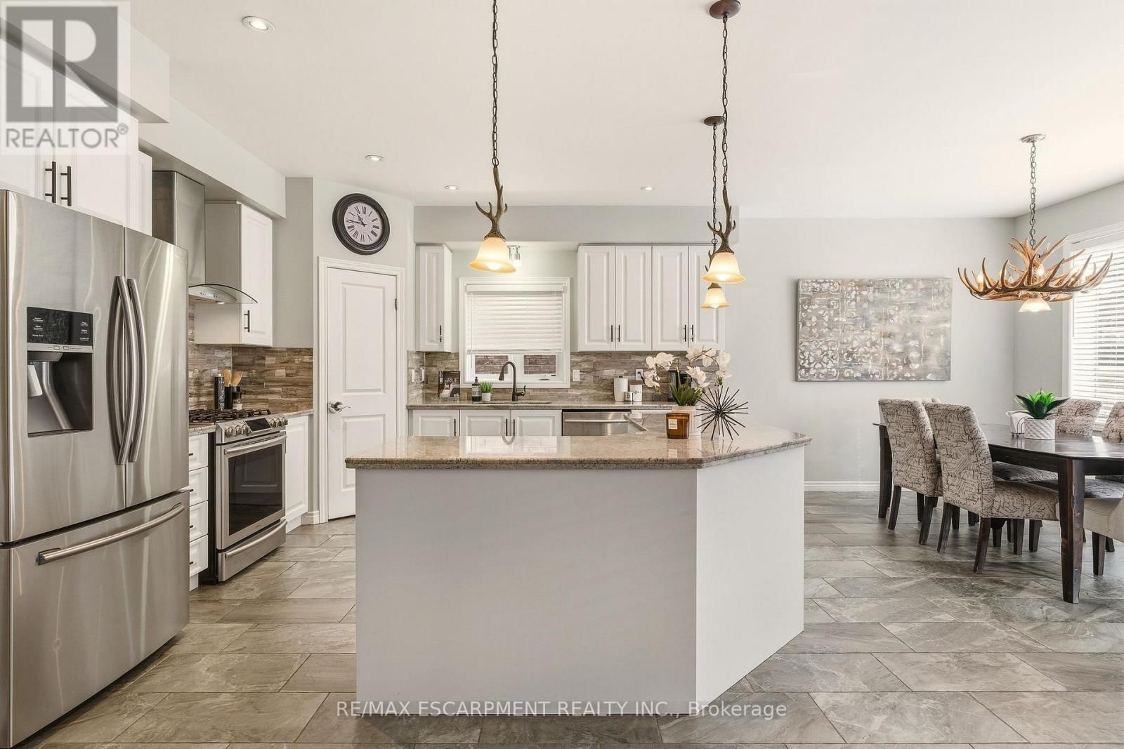 345 FESTIVAL WAY Image 9