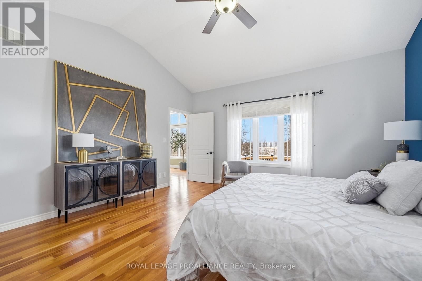 240 AVONDALE ROAD Image 19