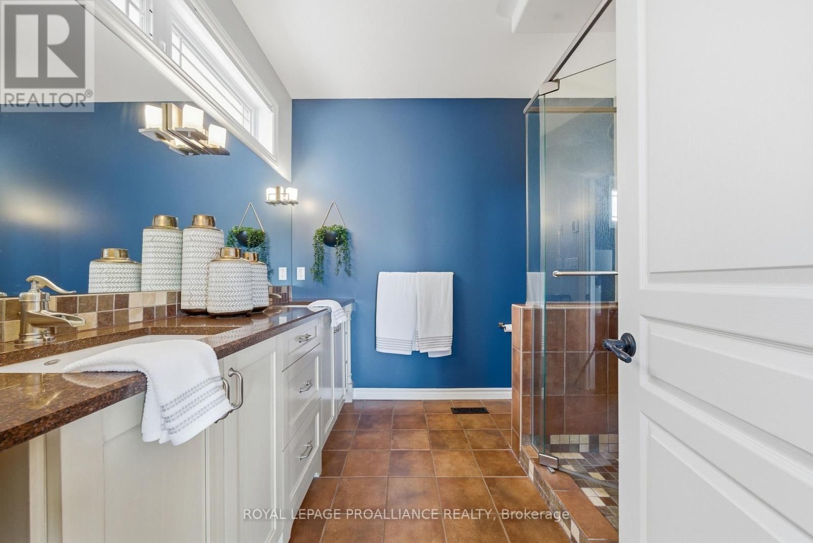 240 AVONDALE ROAD Image 20