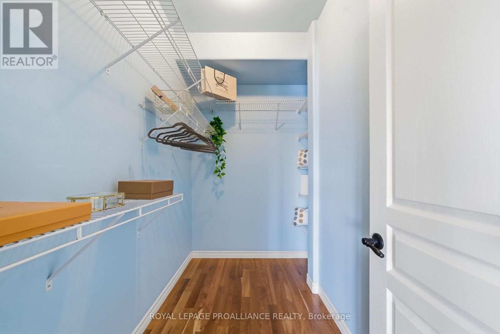 240 AVONDALE ROAD Image 22