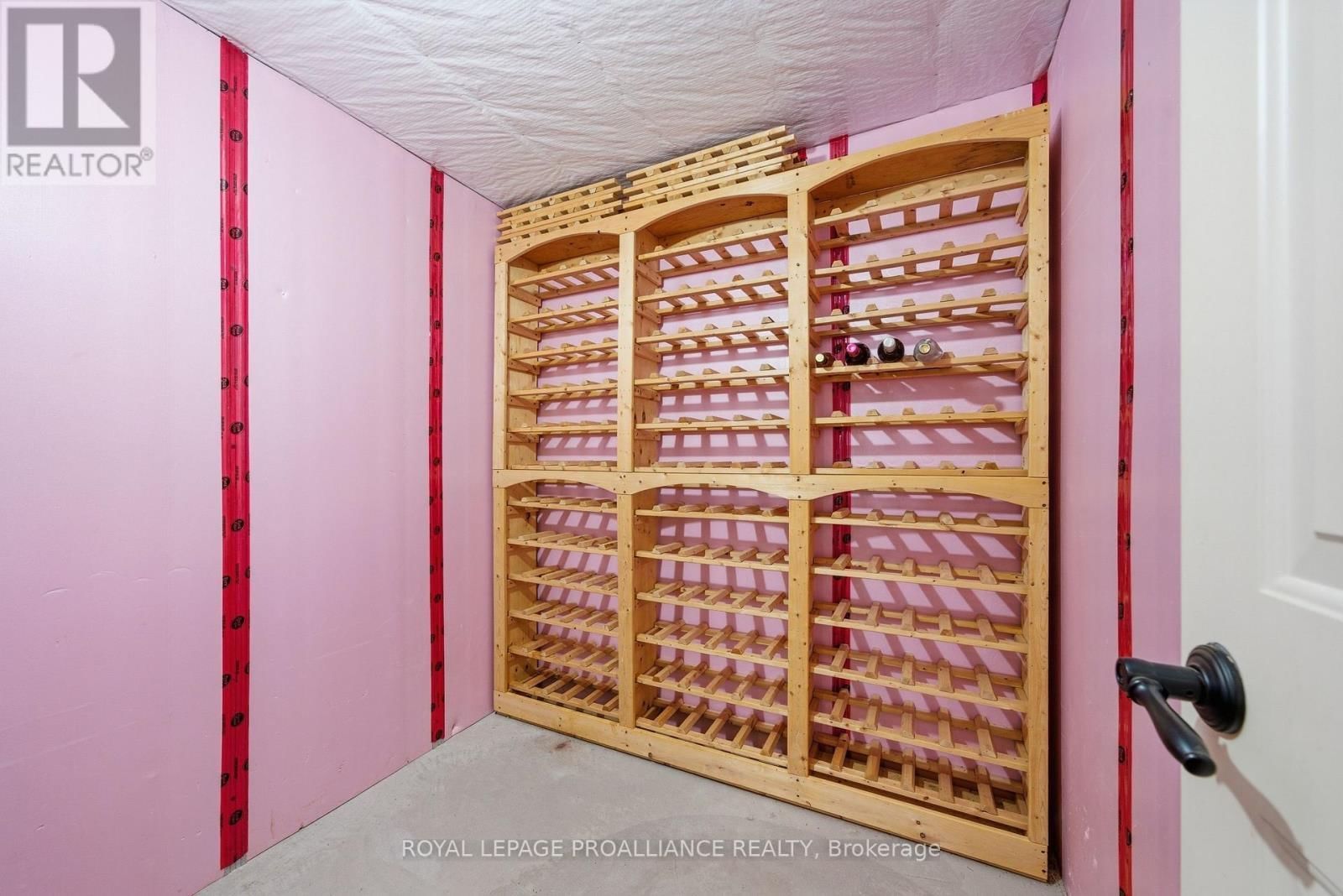 240 AVONDALE ROAD Image 32