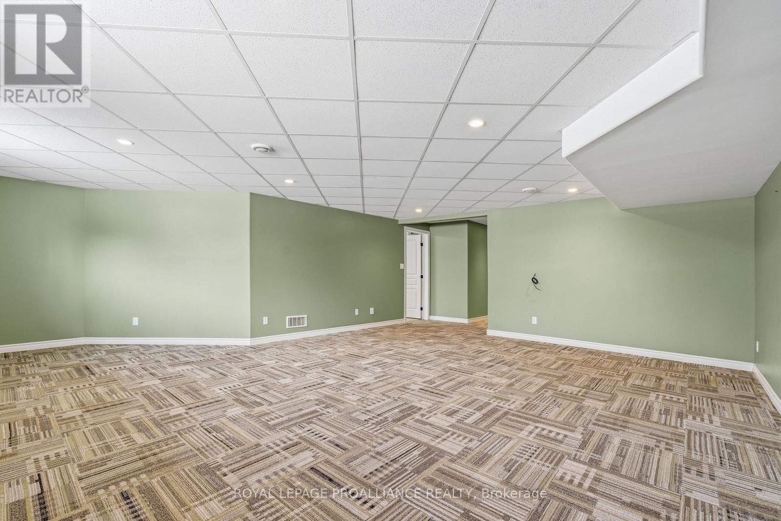 240 AVONDALE ROAD Image 37