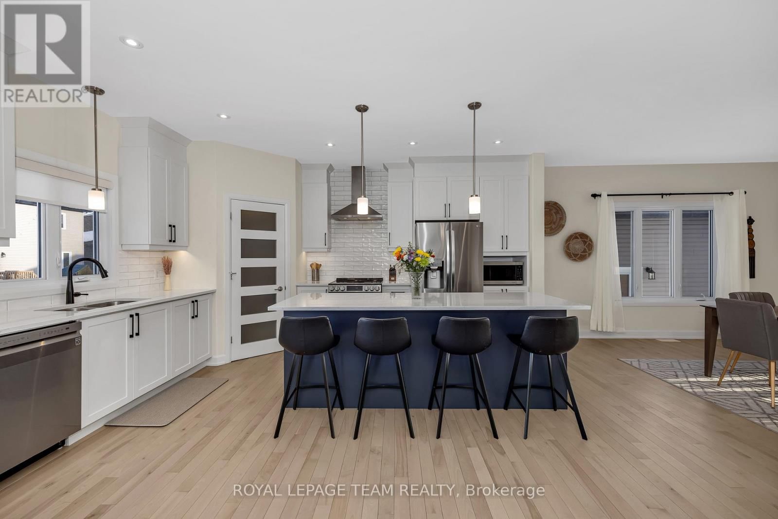 340 MOONLIGHT DRIVE Image 10