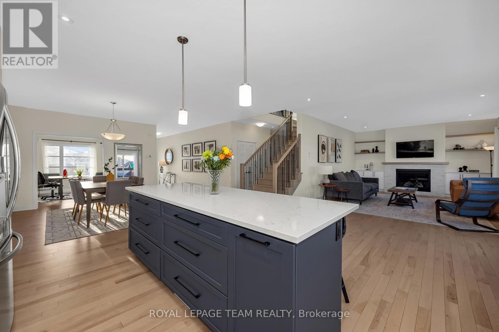 340 MOONLIGHT DRIVE Image 13