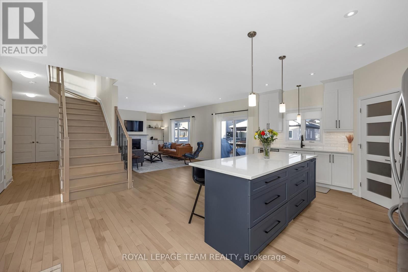 340 MOONLIGHT DRIVE Image 14