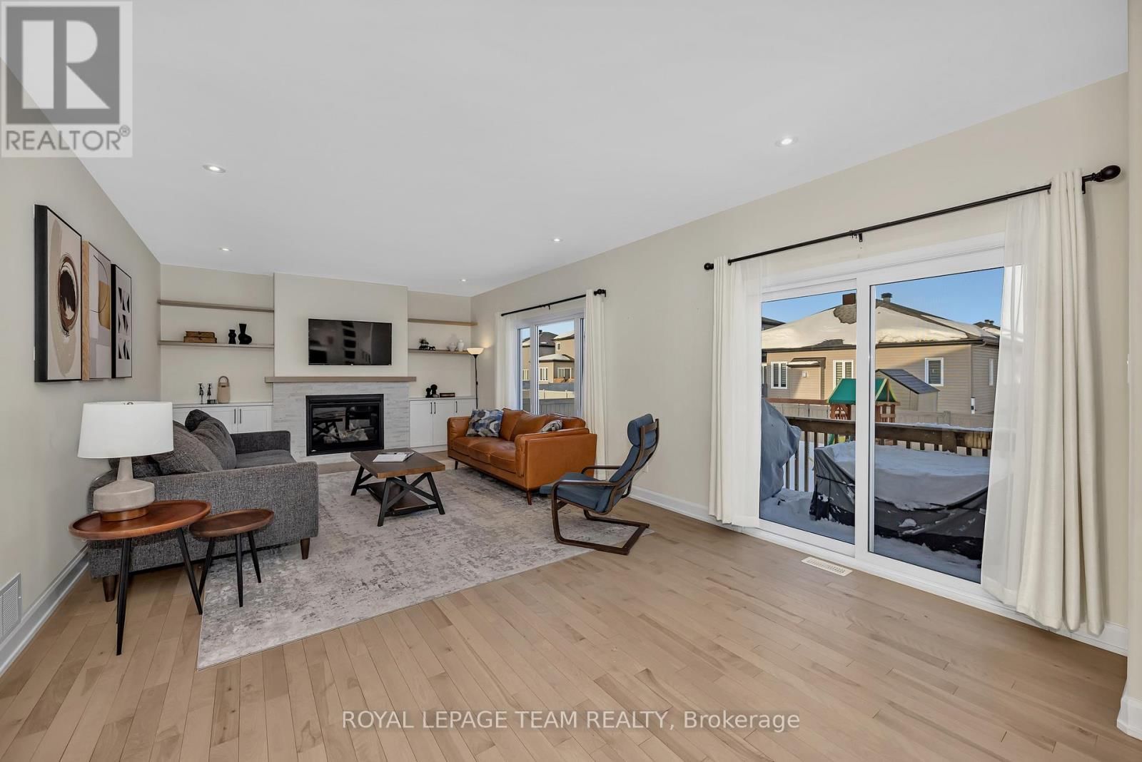 340 MOONLIGHT DRIVE Image 15