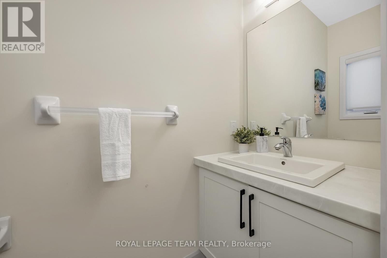 340 MOONLIGHT DRIVE Image 18