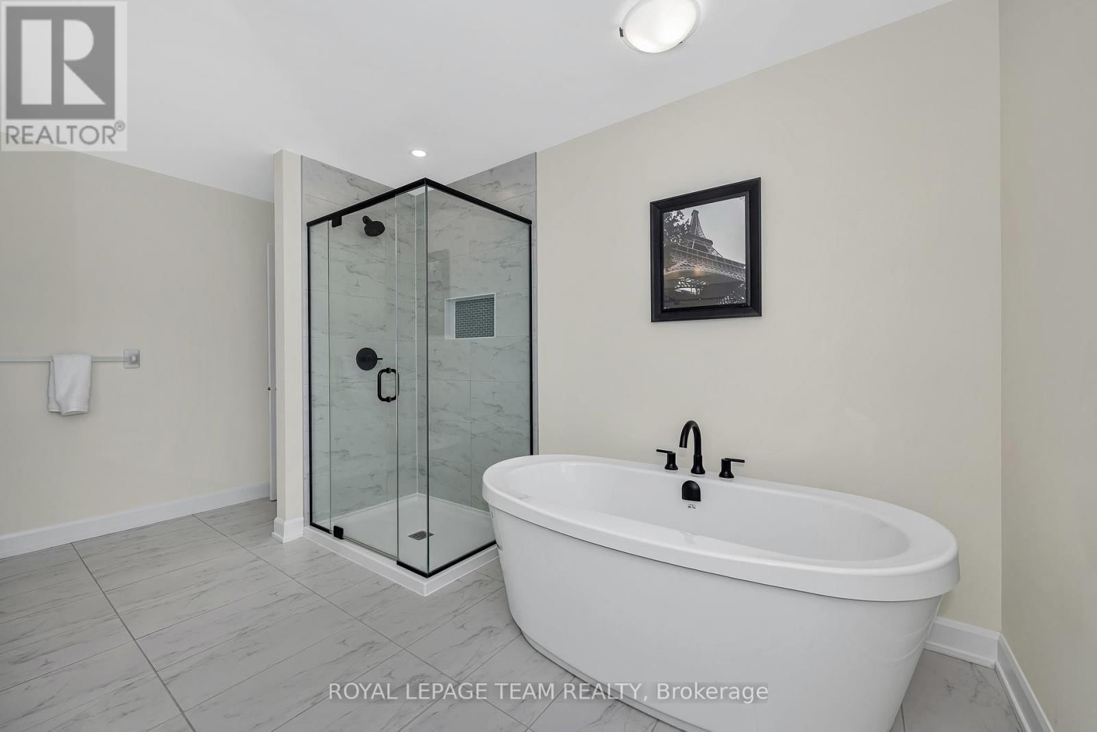 340 MOONLIGHT DRIVE Image 25