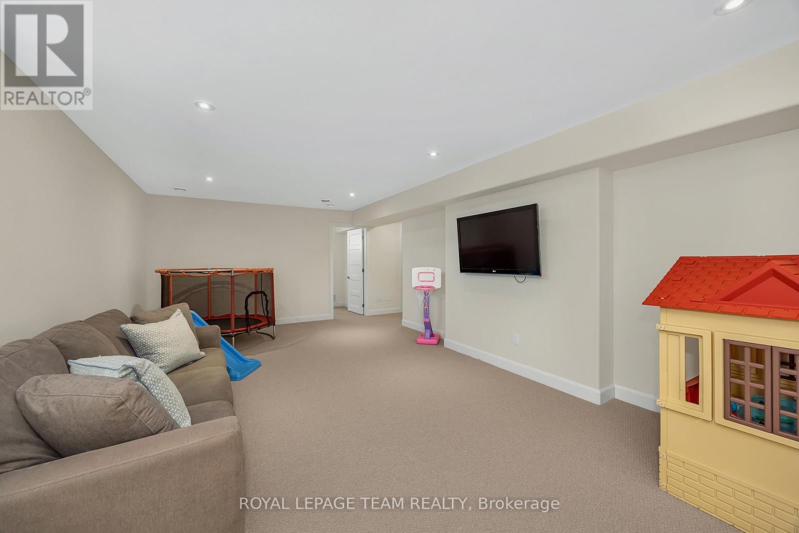 340 MOONLIGHT DRIVE Image 35