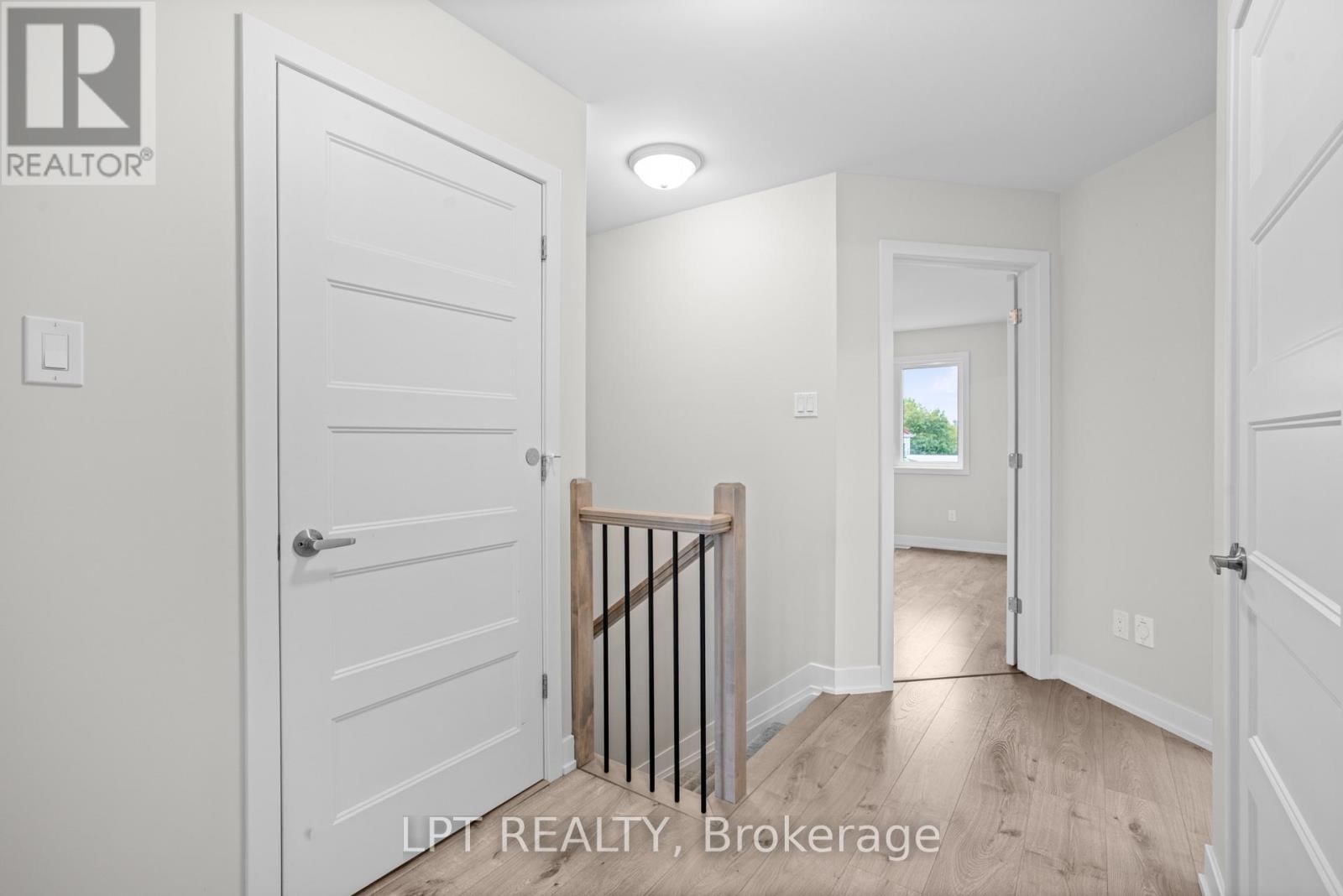 75 CHATEAUGUAY STREET Image 10