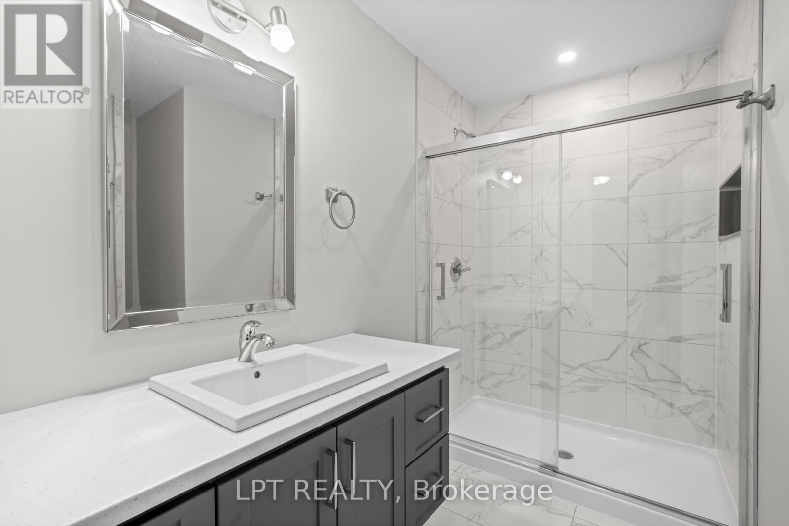 75 CHATEAUGUAY STREET Image 15