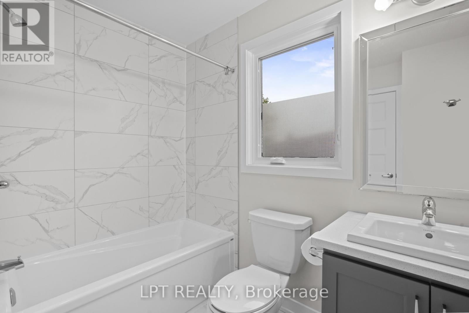 75 CHATEAUGUAY STREET Image 17