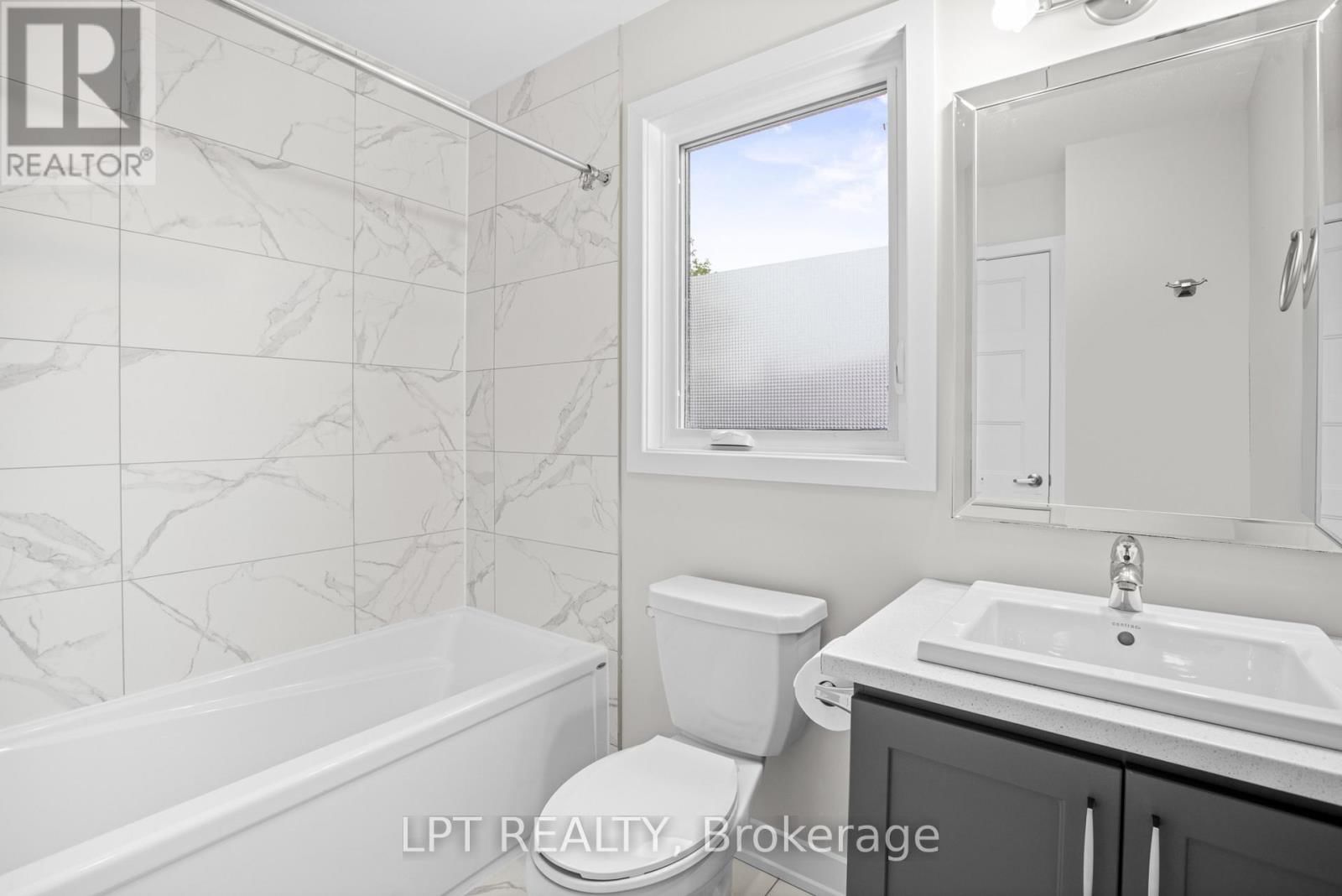 75 CHATEAUGUAY STREET Image 18