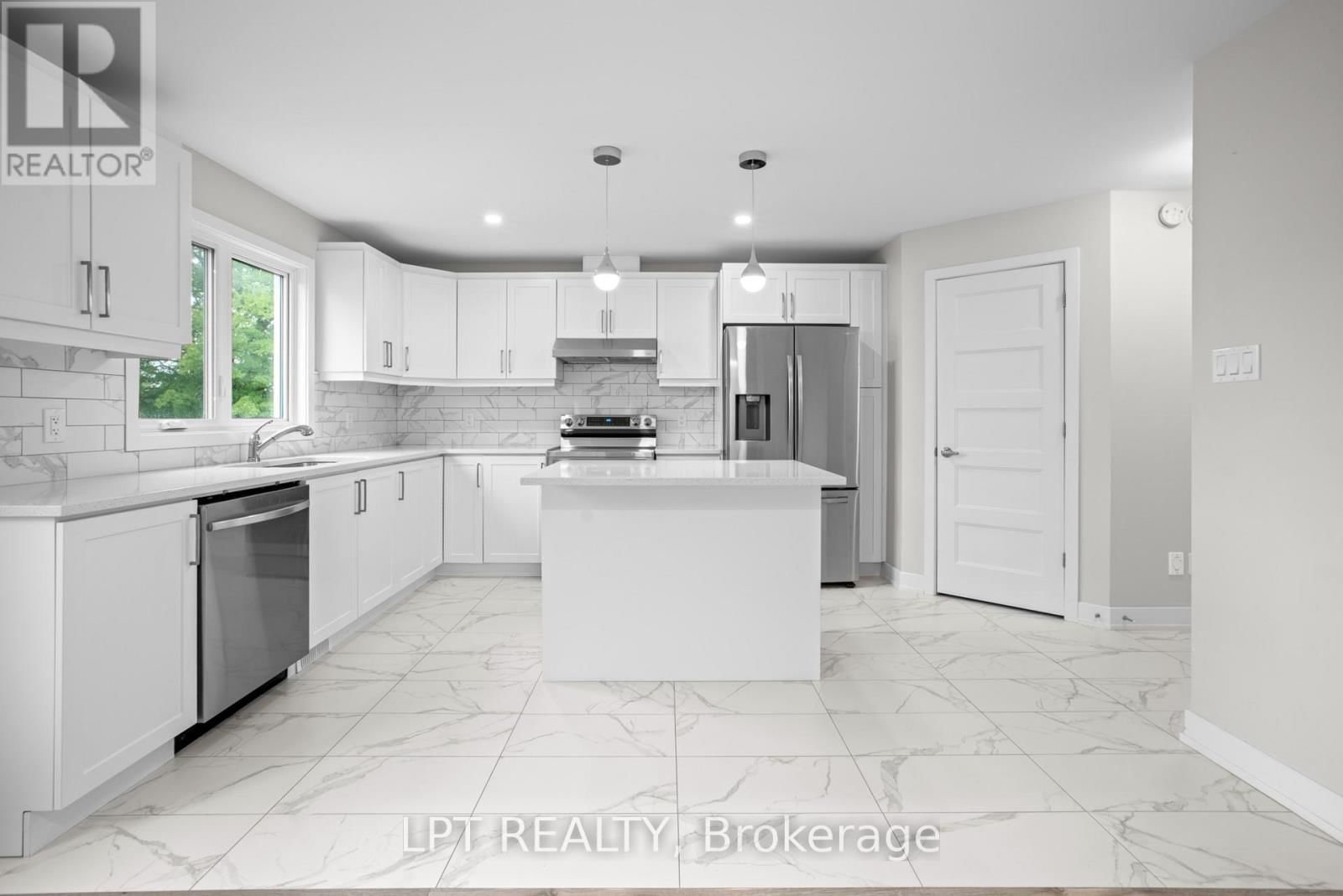 75 CHATEAUGUAY STREET Image 33