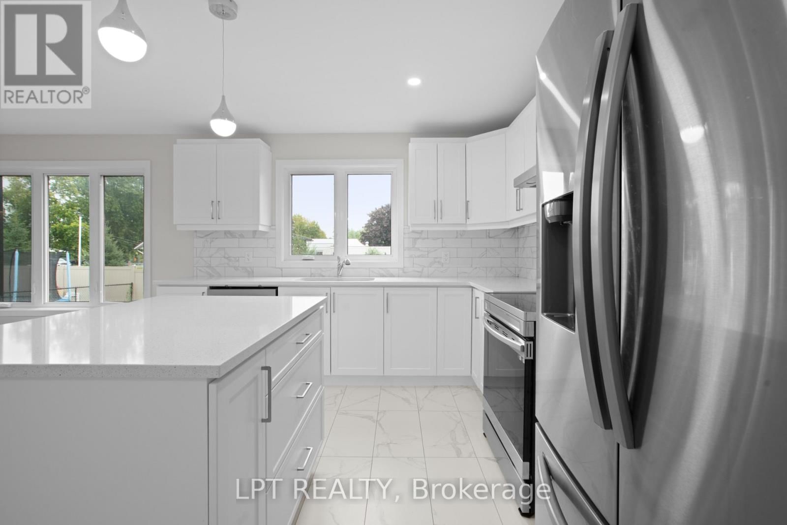 75 CHATEAUGUAY STREET Image 36