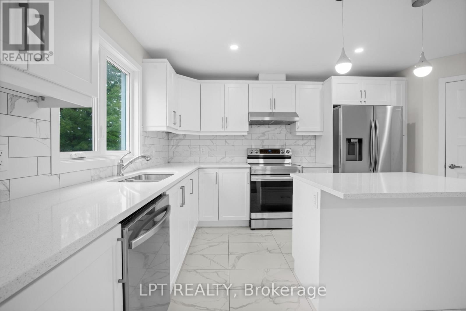 75 CHATEAUGUAY STREET Image 38