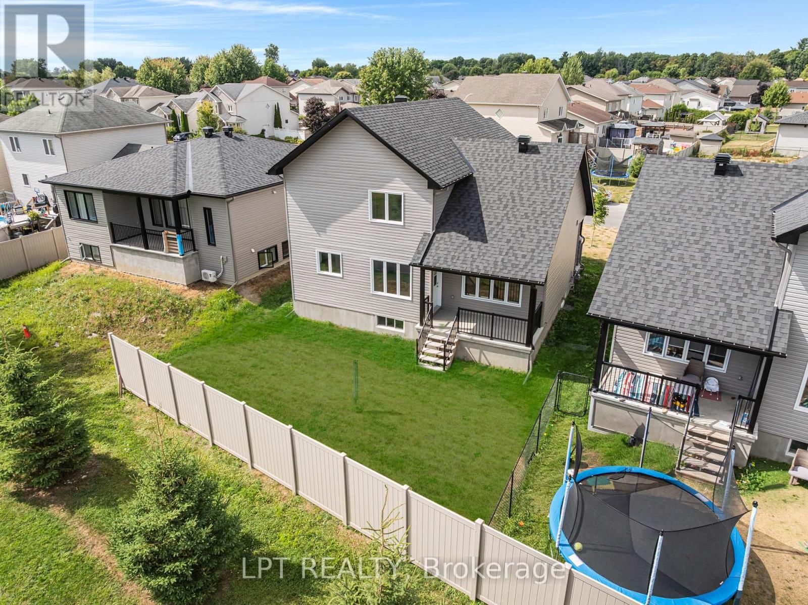 75 CHATEAUGUAY STREET Image 42