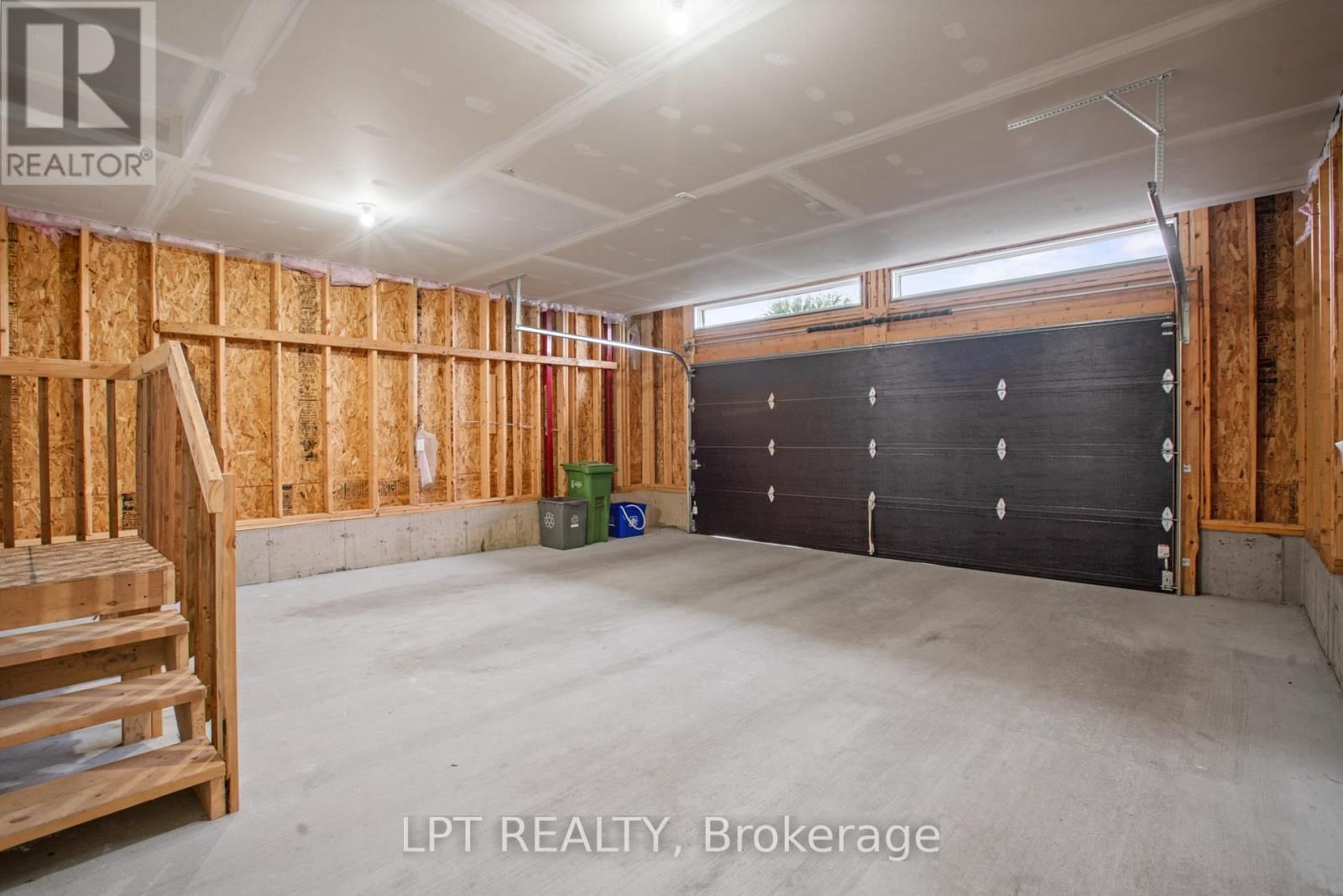 75 CHATEAUGUAY STREET Image 6