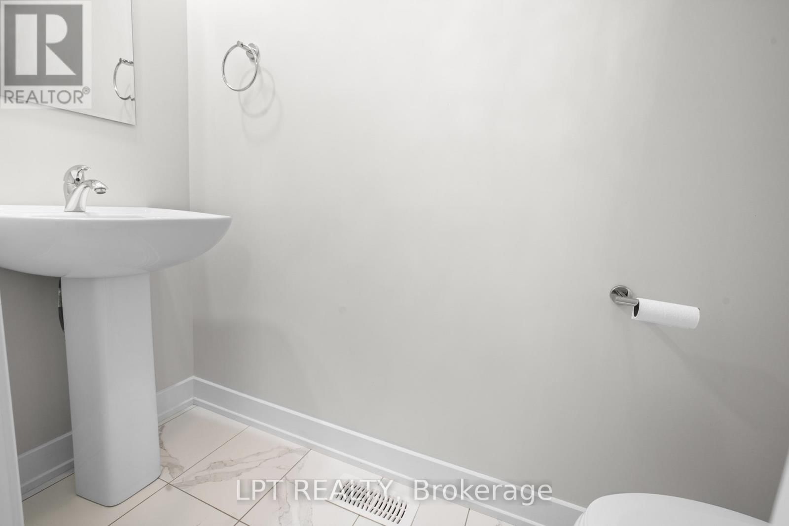 75 CHATEAUGUAY STREET Image 7