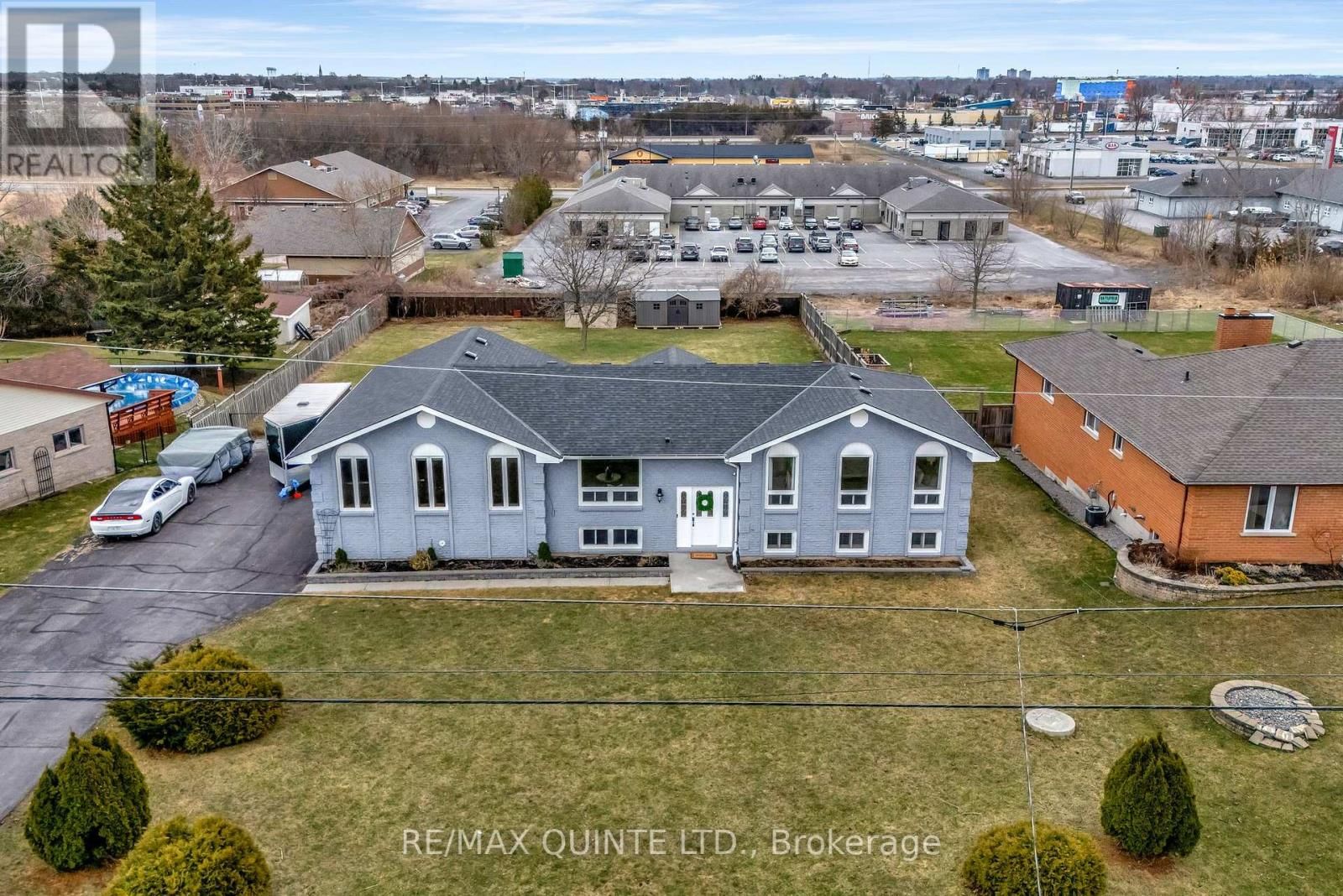 94 CLOVERLEAF DRIVE Image 45