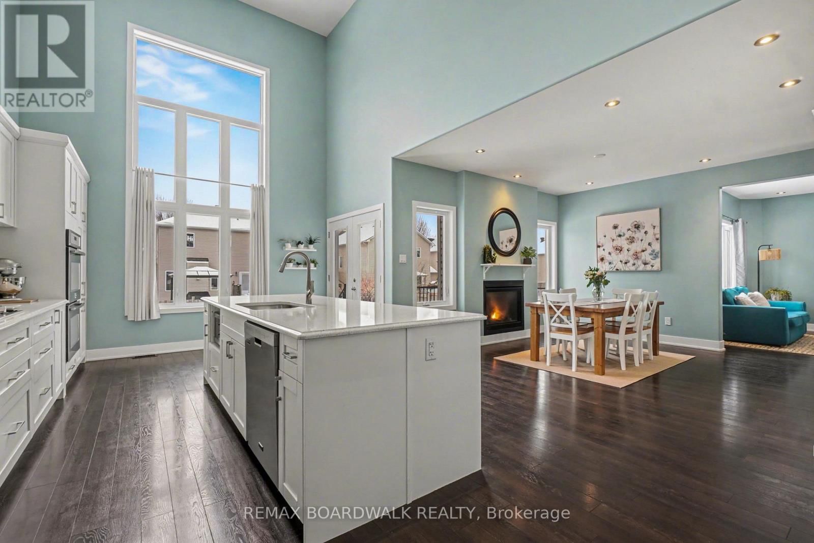 87 COBBLESTONE DRIVE Image 12