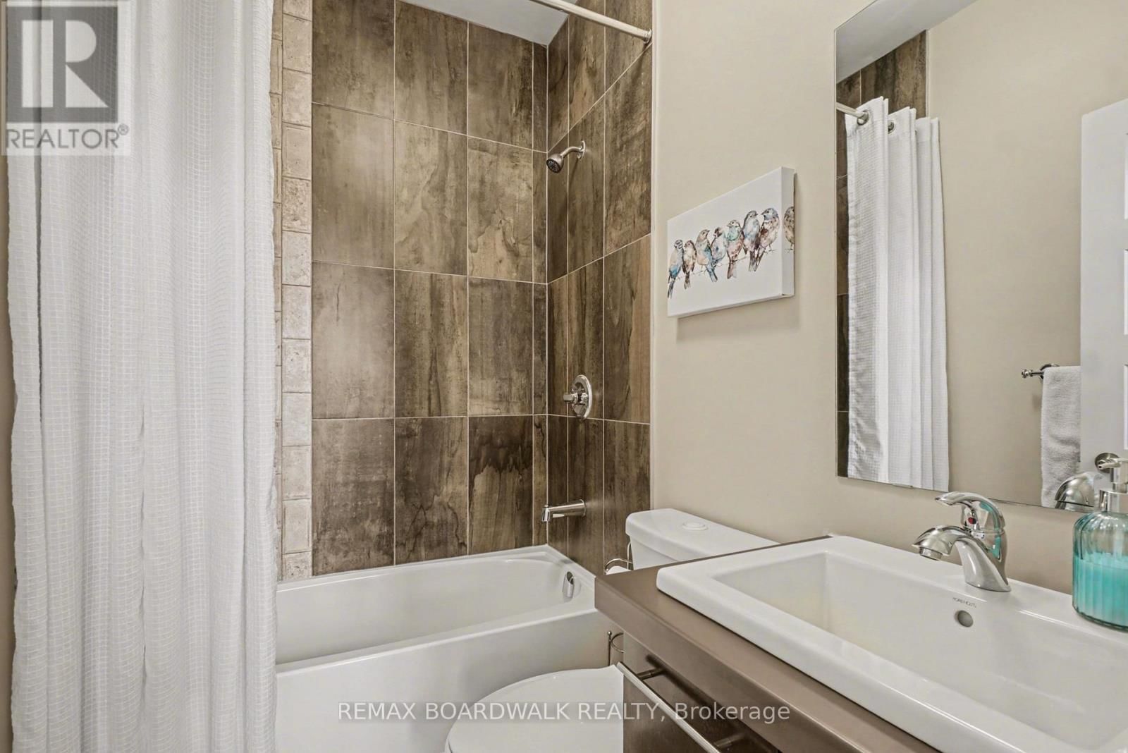 87 COBBLESTONE DRIVE Image 15