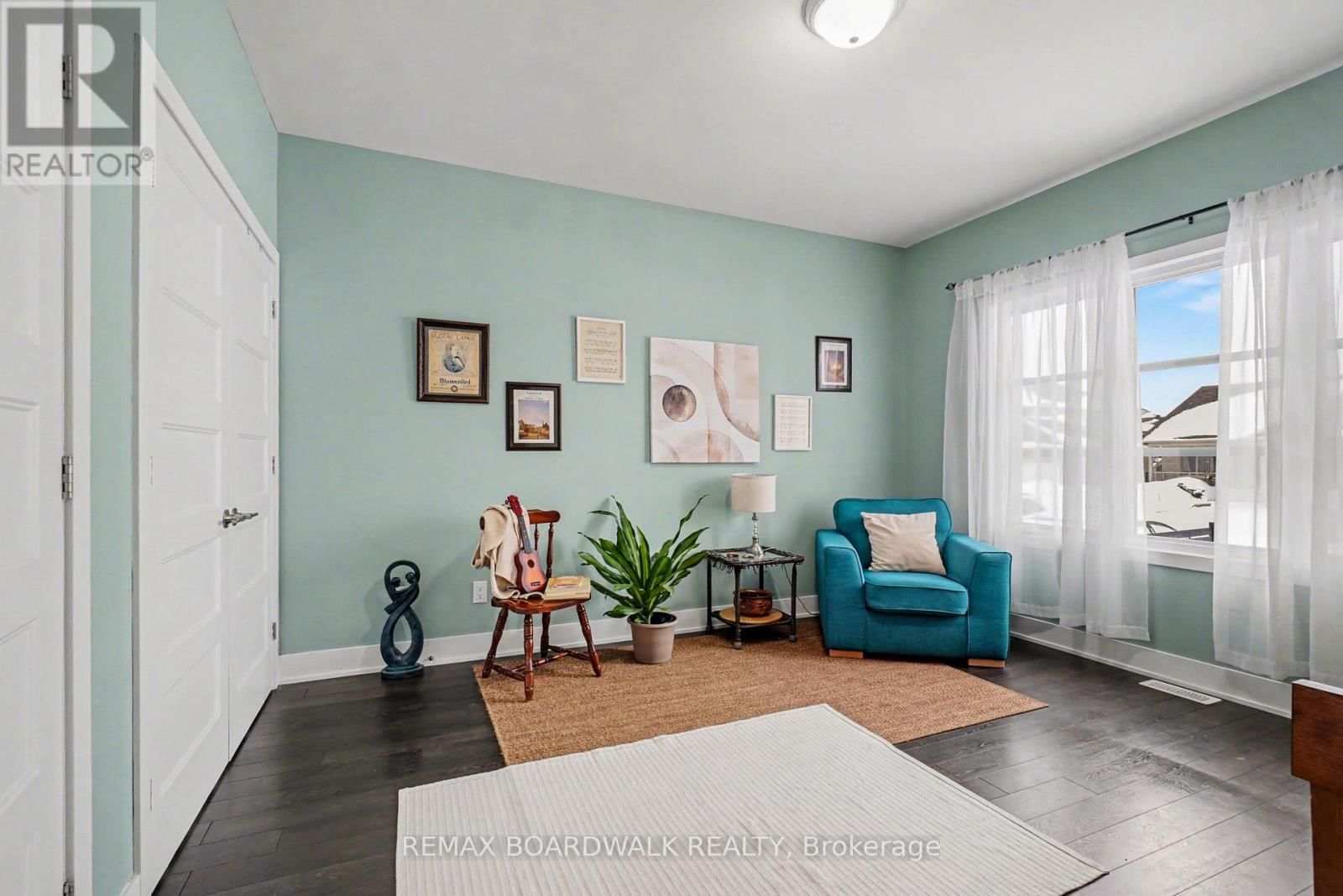 87 COBBLESTONE DRIVE Image 16