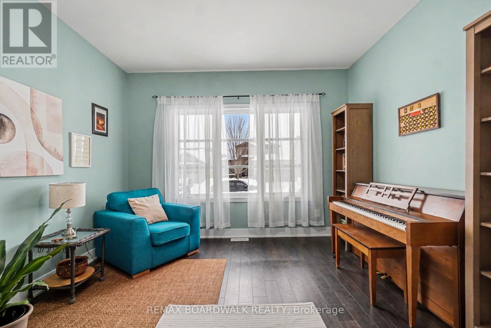 87 COBBLESTONE DRIVE Image 17