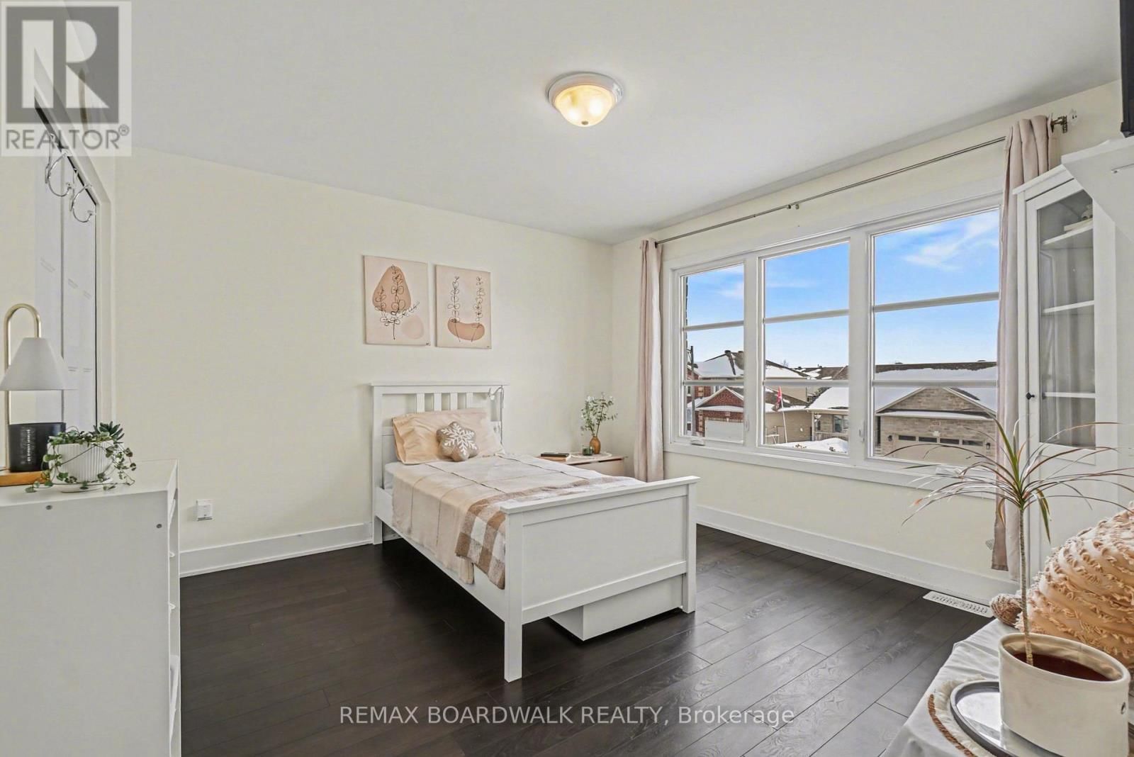 87 COBBLESTONE DRIVE Image 21