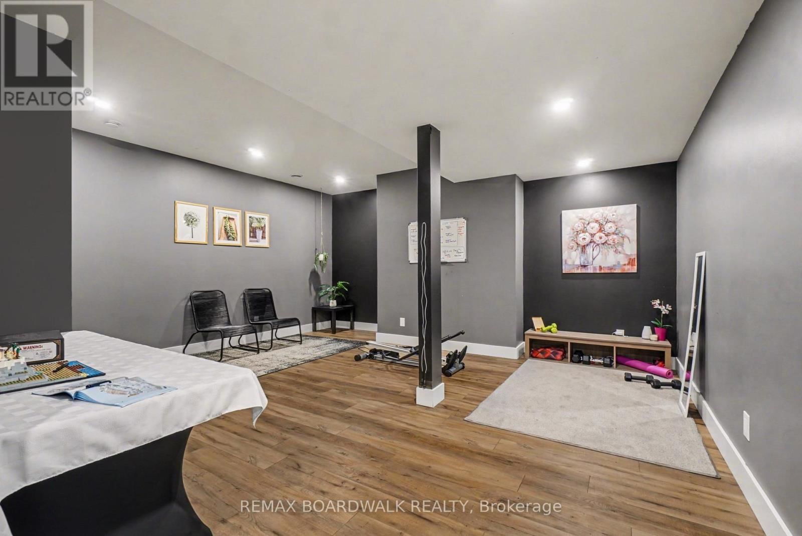 87 COBBLESTONE DRIVE Image 27