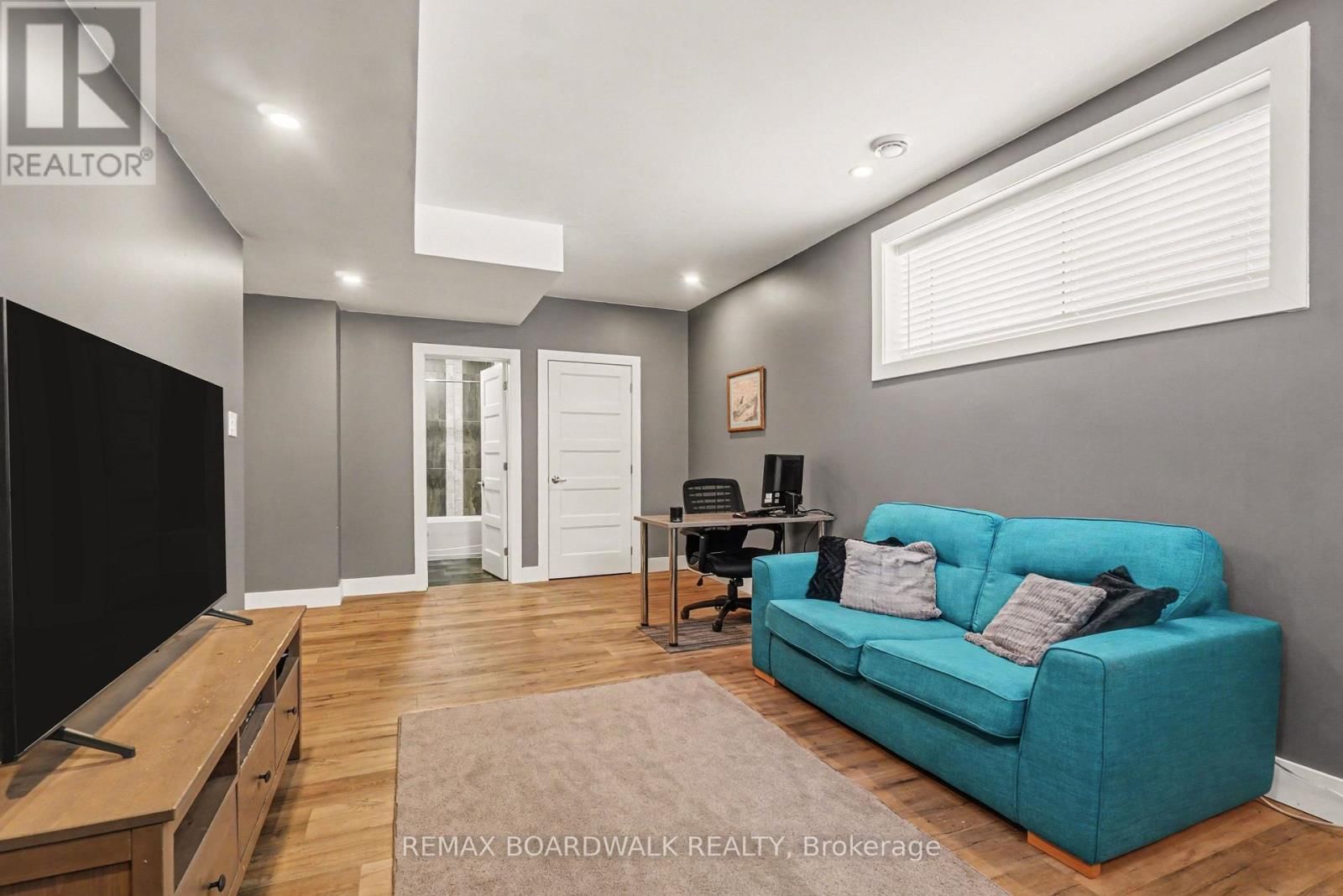 87 COBBLESTONE DRIVE Image 29